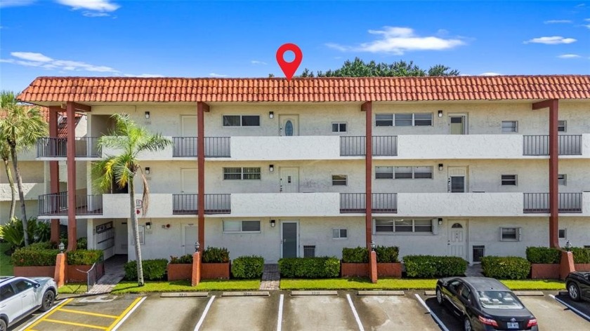 Beautifully maintained top-floor unit in sought-after Hollybrook - Beach Condo for sale in Pembroke Pines, Florida on Beachhouse.com