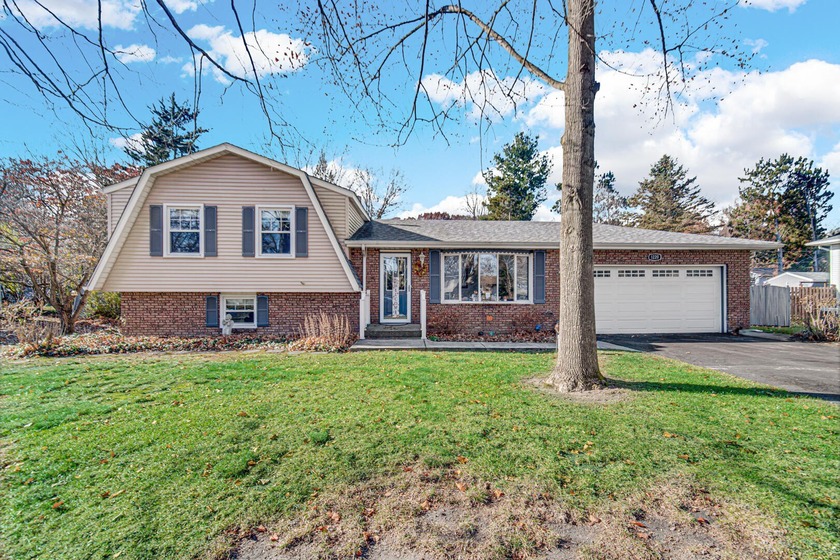 Nature abounds and adventure awaits. This 4-bedroom, 2-bath - Beach Home for sale in Chesterton, Indiana on Beachhouse.com