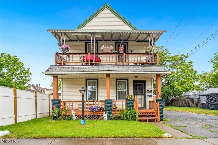 Welcome to 3608 West 45th Street. A charming and spacious - Beach Home for sale in Cleveland, Ohio on Beachhouse.com