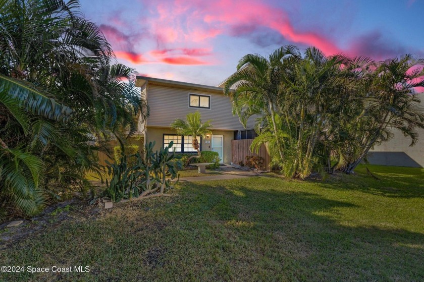 Fresh and bright 2 Bedroom / 1.5 Bathroom /1 Car garage in a - Beach Condo for sale in Merritt Island, Florida on Beachhouse.com