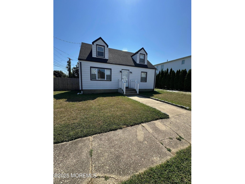 LOCATION, LOCATION, LOCATION! Welcome to your ''Happy Place'' in - Beach Home for sale in Deal, New Jersey on Beachhouse.com