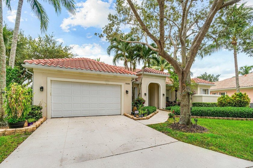 ONE OF A KIND LOT AND LAYOUT IN RIVERWALK! BRAND NEW ROOF - - Beach Home for sale in West Palm Beach, Florida on Beachhouse.com