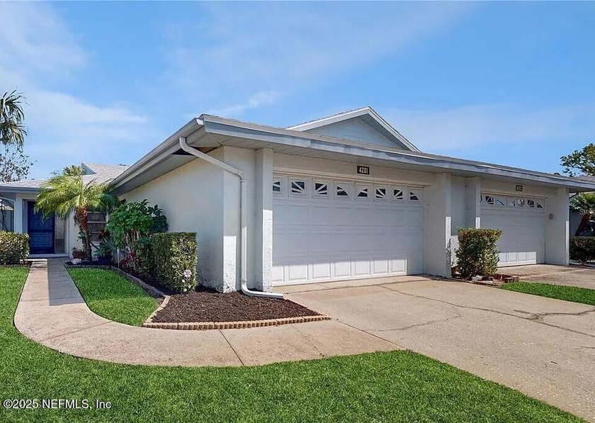 Welcome to the maintenance-free and highly desirable community - Beach Condo for sale in Sarasota, Florida on Beachhouse.com