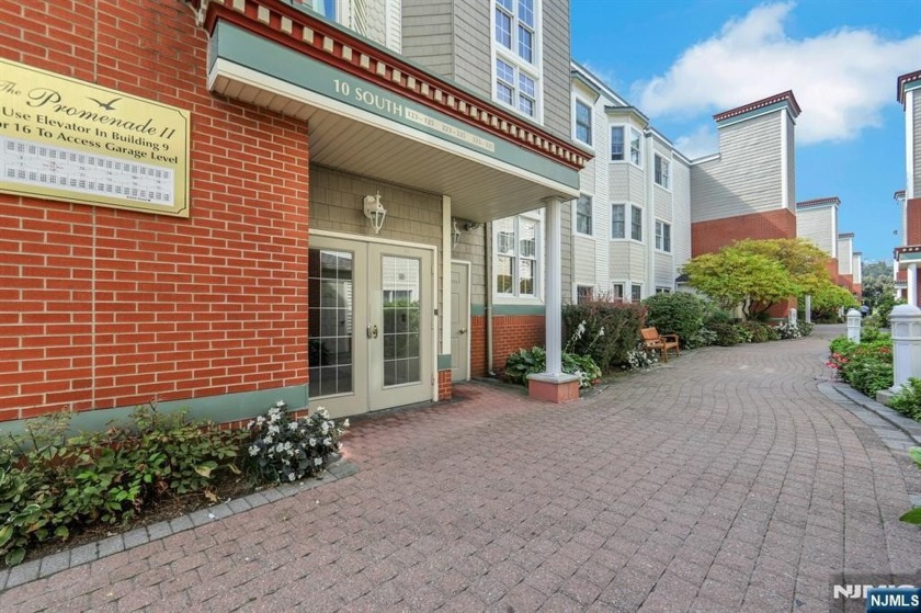 Welcome to The Promenade, a gated waterfront community in - Beach Condo for sale in Edgewater, New Jersey on Beachhouse.com