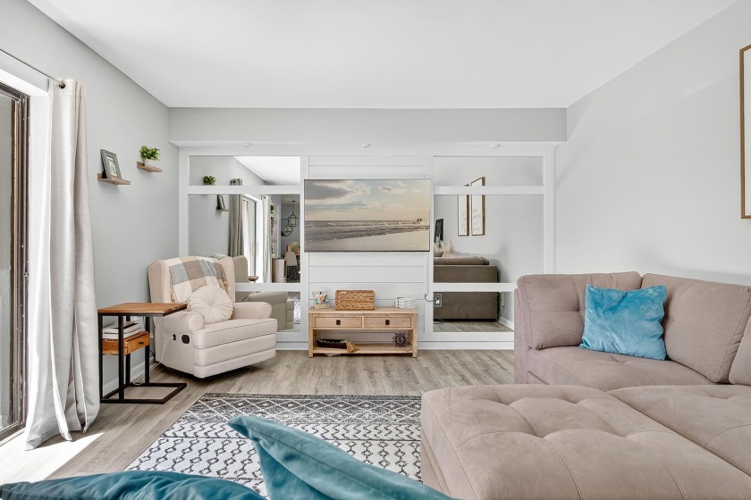 Welcome to 6818 68th Way, WPB. Beautifully and tastefully done - Beach Townhome/Townhouse for sale in West Palm Beach, Florida on Beachhouse.com