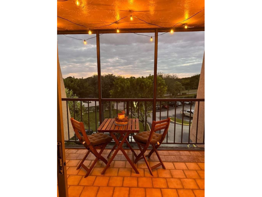 Welcome to this charming 1-bedroom, 1-bath condo offering the - Beach Condo for sale in Miami, Florida on Beachhouse.com