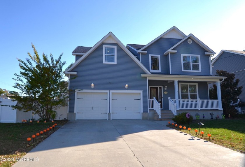 Gorgeous Move-In-Ready 4 Bedroom 2.5 Bath Colonial located in - Beach Home for sale in Toms River, New Jersey on Beachhouse.com