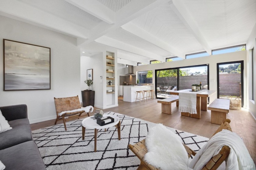Situated next to downtown Mill Valley, this modern retreat - Beach Home for sale in Mill Valley, California on Beachhouse.com