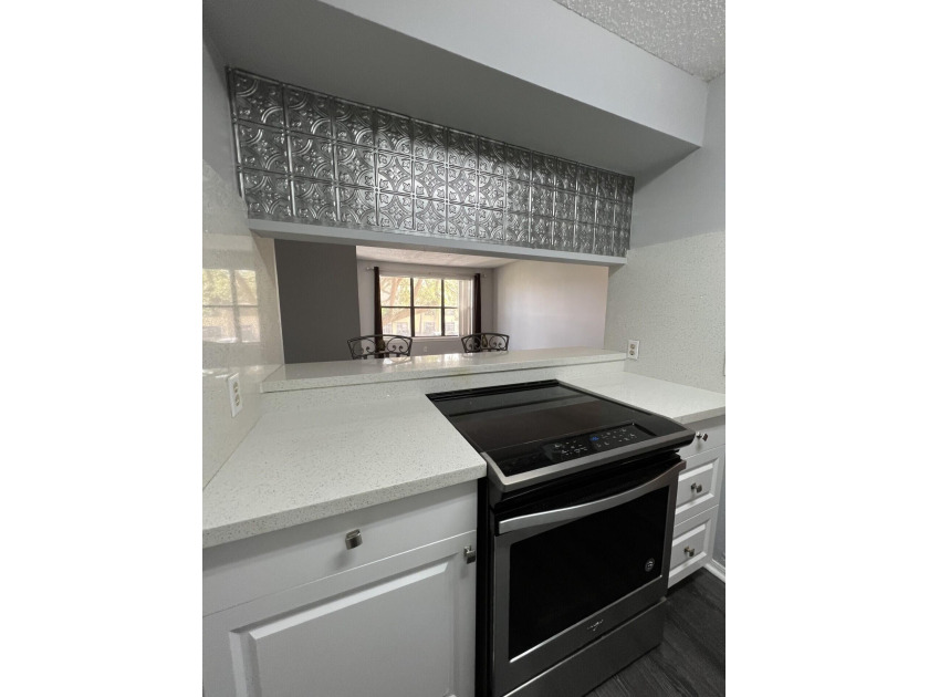 Renovated unit. Great investment oppurtunity, can be rented day - Beach Condo for sale in Boynton Beach, Florida on Beachhouse.com