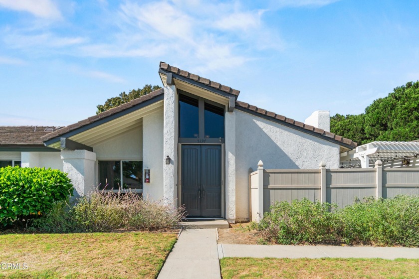 Huge Price Reduction!This wonderfully located condo is ready for - Beach Condo for sale in Ventura, California on Beachhouse.com