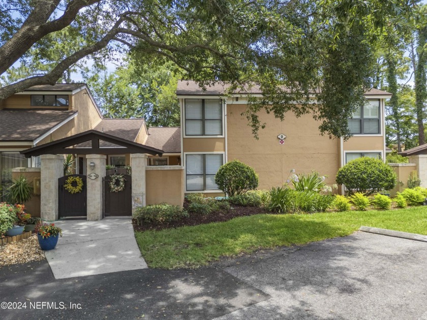 Impeccable 2 story condo situated at the end of a quiet - Beach Condo for sale in Ponte Vedra Beach, Florida on Beachhouse.com