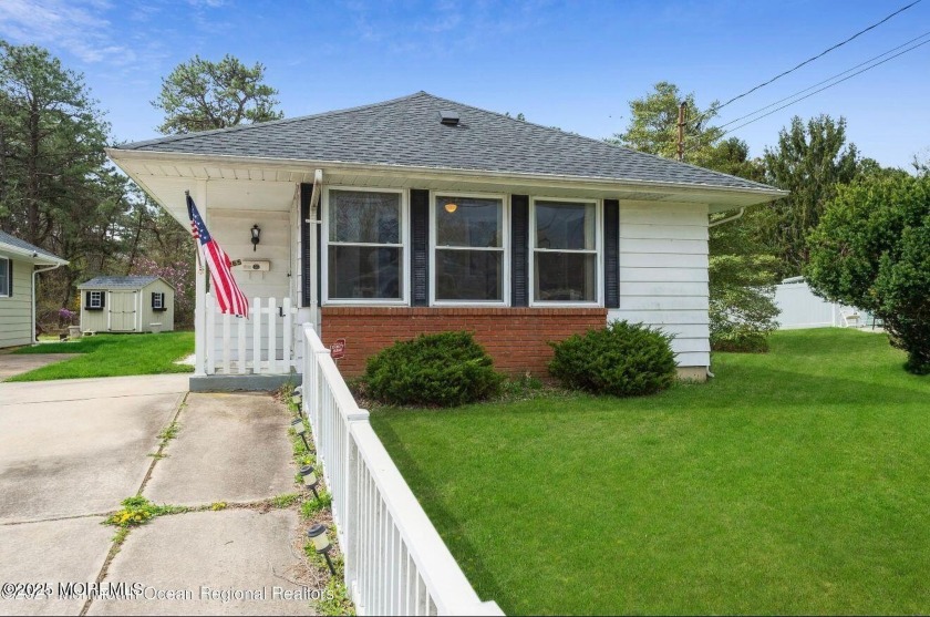 Handyman Special in Sought-After Holiday City Silverton! This 2 - Beach Home for sale in Toms River, New Jersey on Beachhouse.com
