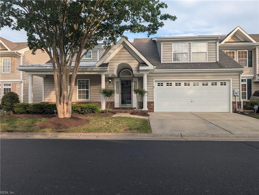 Experience the best of Woodbridge at Eagle Harbor! This spacious - Beach Townhome/Townhouse for sale in Carrollton, Virginia on Beachhouse.com