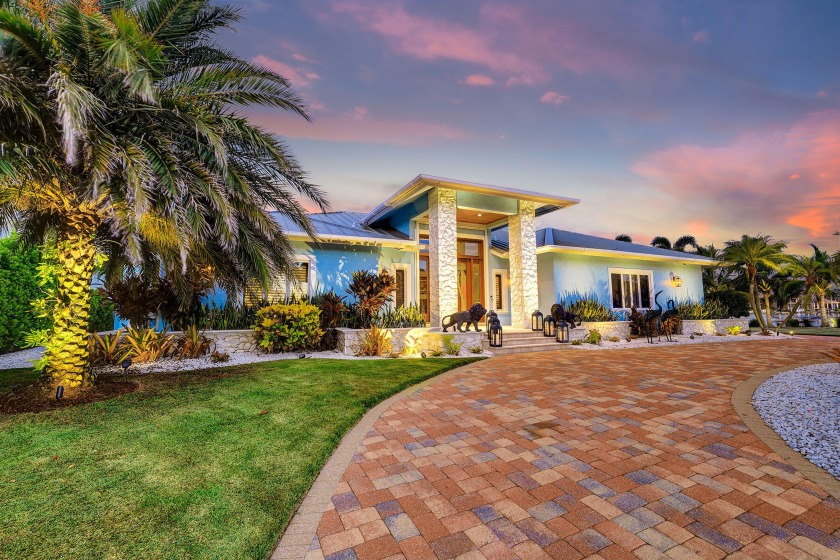 Enjoy captivating turquoise views of Roberts Bay with 300 feet - Beach Home for sale in Marco Island, Florida on Beachhouse.com