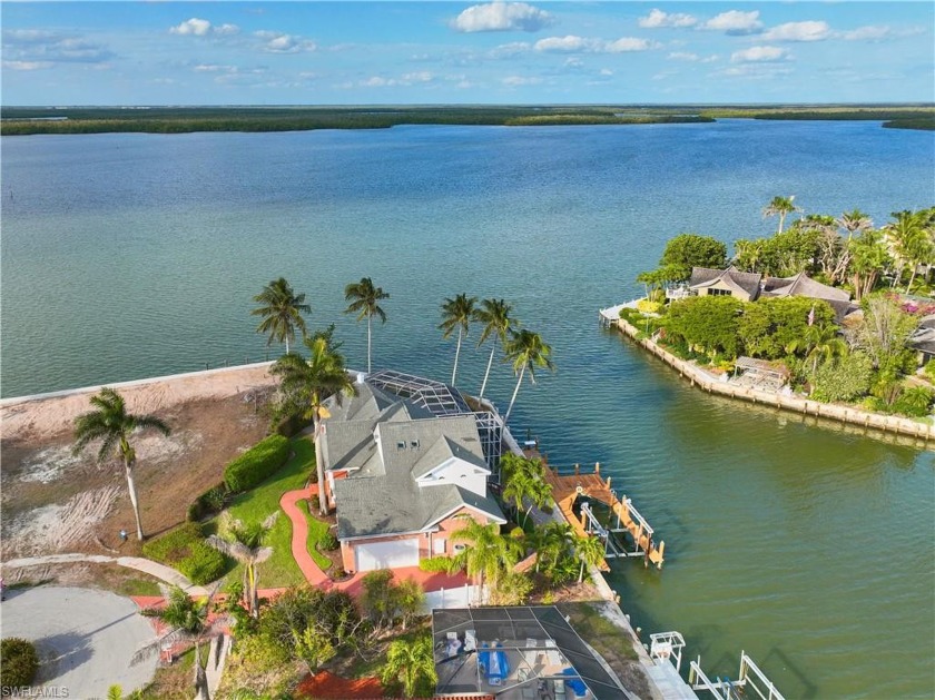 One of the most amazing lot in Marco Island with 184 feet on the - Beach Home for sale in Marco Island, Florida on Beachhouse.com