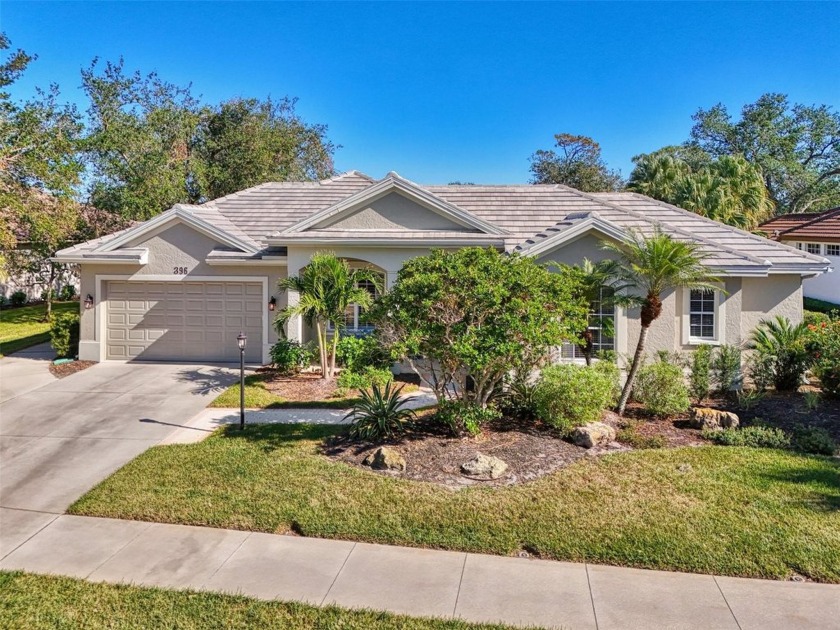 This amazing 3 bedroom 3 bathroom RENOVATED courtyard pool and - Beach Home for sale in Venice, Florida on Beachhouse.com