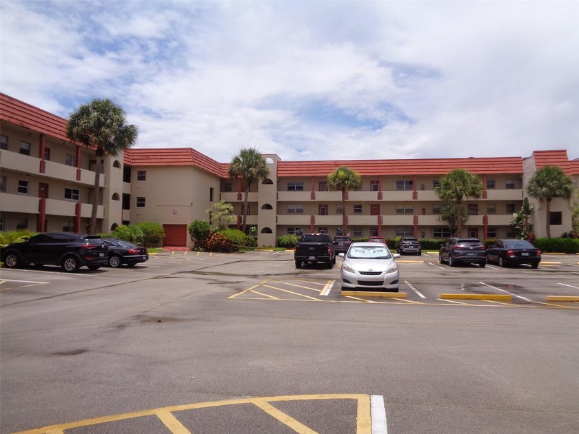 55+. No rentals. Deep price reduction for a speedy sale. Great - Beach Condo for sale in Sunrise, Florida on Beachhouse.com