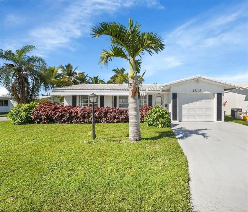 Lovely Corner Leisureville Home (55+) located just east of - Beach Home for sale in Boynton Beach, Florida on Beachhouse.com