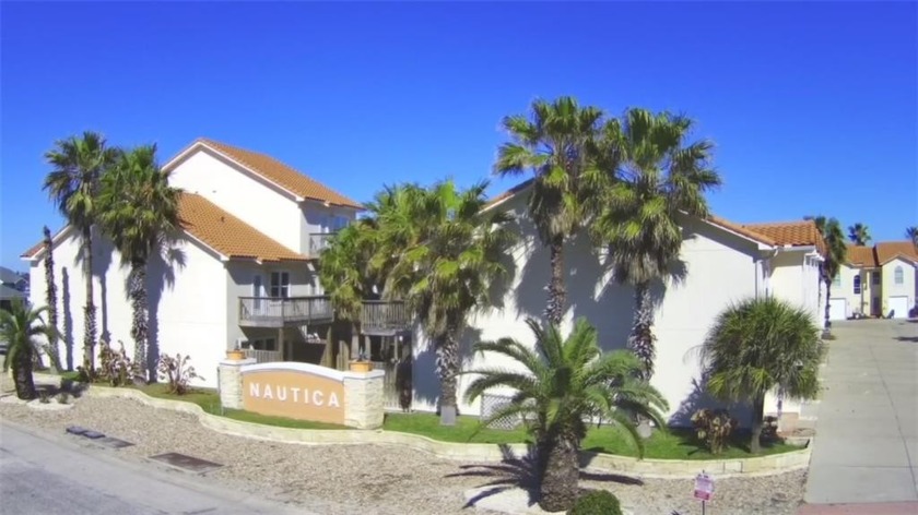Beautifully remodeled fully furnished 3 bedroom 2.5 bath - Beach Townhome/Townhouse for sale in Corpus Christi, Texas on Beachhouse.com