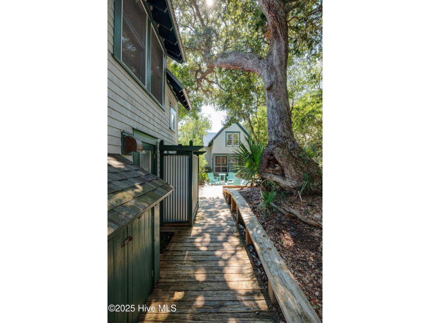 Well maintained Surfman's Walk home in a most desirable location - Beach Home for sale in Bald Head Island, North Carolina on Beachhouse.com