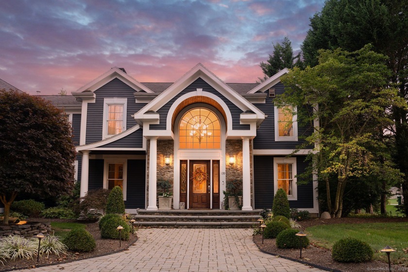 A Place of Distinction with Beach Access! Prepare to be - Beach Home for sale in Waterford, Connecticut on Beachhouse.com