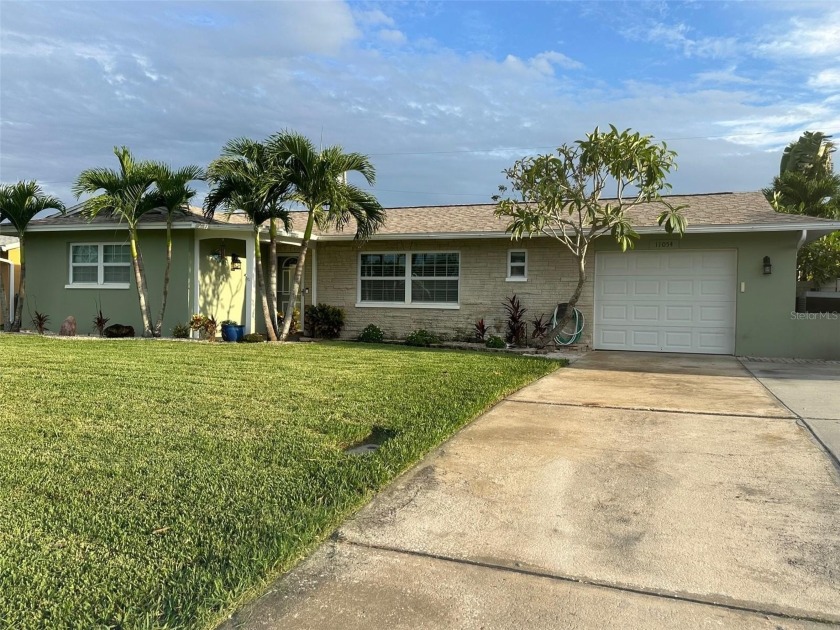 Check out this perfect single family home located in the heart - Beach Home for sale in Seminole, Florida on Beachhouse.com