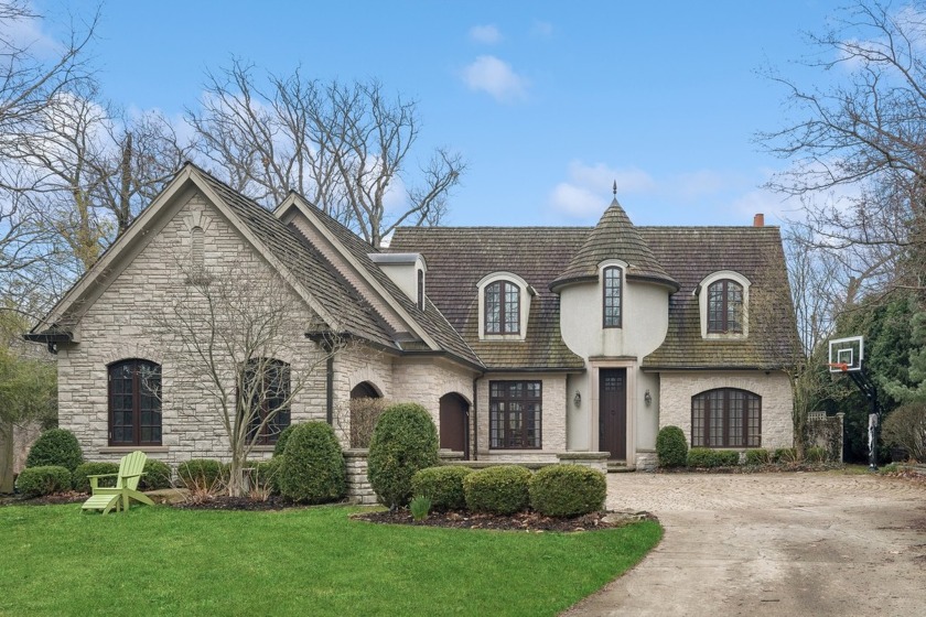 Welcome home to this stately Orren Pickell masterpiece nestled - Beach Home for sale in Highland Park, Illinois on Beachhouse.com