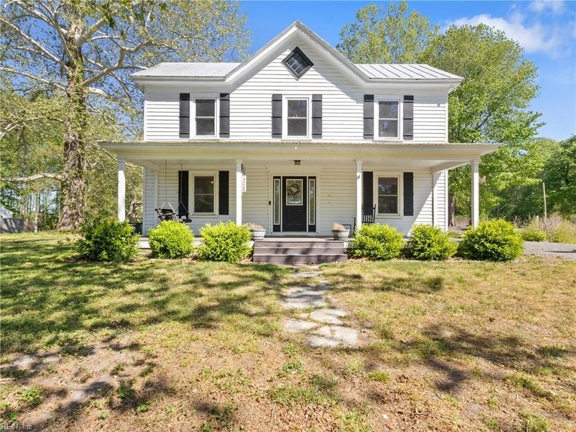 Welcome to timeless charm with this beautifully remodeled 1905 - Beach Home for sale in Gloucester, Virginia on Beachhouse.com