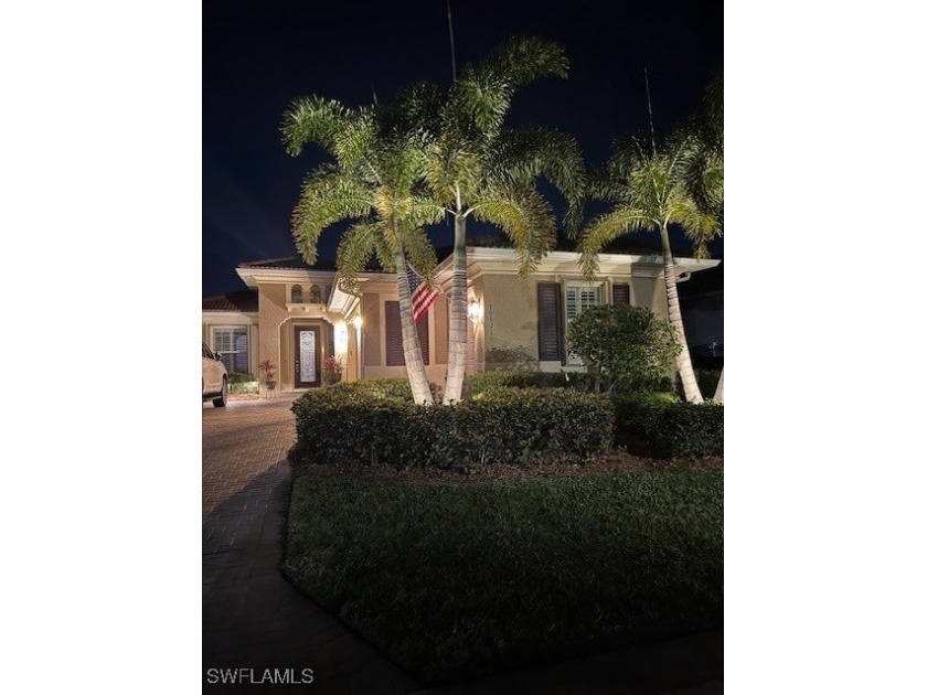 Better than new! 2014 WCI Florencia model. Westward facing lanai - Beach Home for sale in Fort Myers, Florida on Beachhouse.com