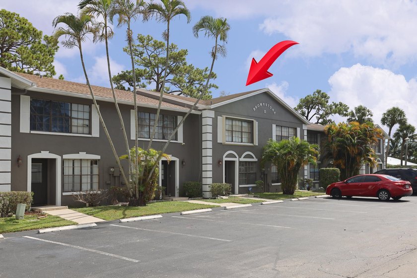 This charming lakefront 3-bedroom, 2.5-bath townhouse is ready - Beach Townhome/Townhouse for sale in West Palm Beach, Florida on Beachhouse.com