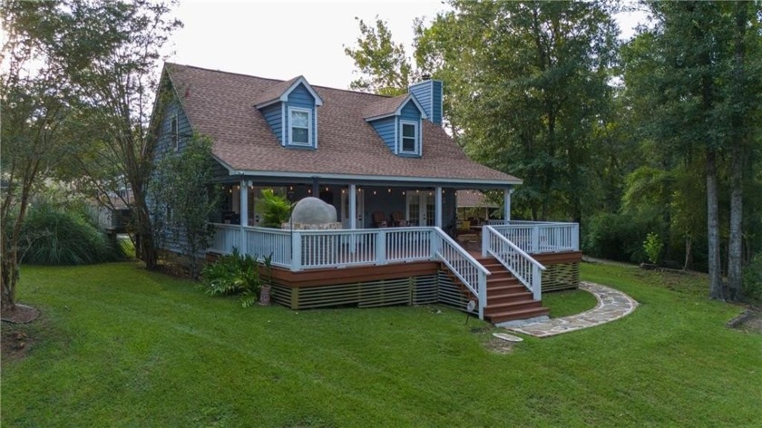 Picturesque 1.20 acres on Fish River, a waterfront gem! There's - Beach Home for sale in Fairhope, Alabama on Beachhouse.com