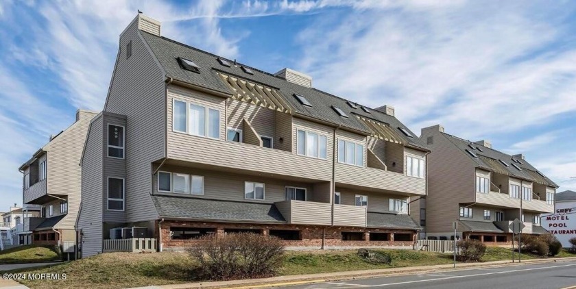 Welcome to Seaside Heights. This beautiful unit is perfectly - Beach Condo for sale in Seaside Heights, New Jersey on Beachhouse.com