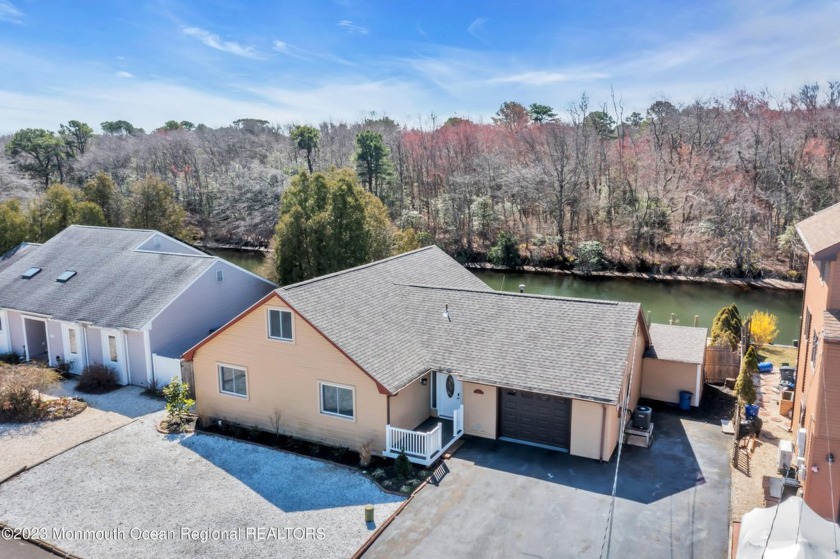 Minutes to the Open Bay! Get ready for boating fun! Fantastic 3 - Beach Home for sale in Forked River, New Jersey on Beachhouse.com