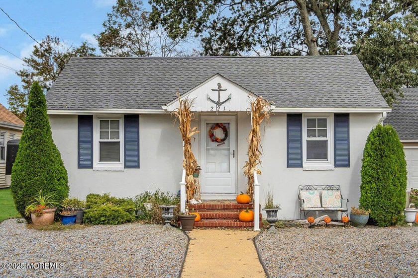 Welcome to 221 E Lakewood Ave- a charming coastal retreat - Beach Home for sale in Ocean Gate, New Jersey on Beachhouse.com
