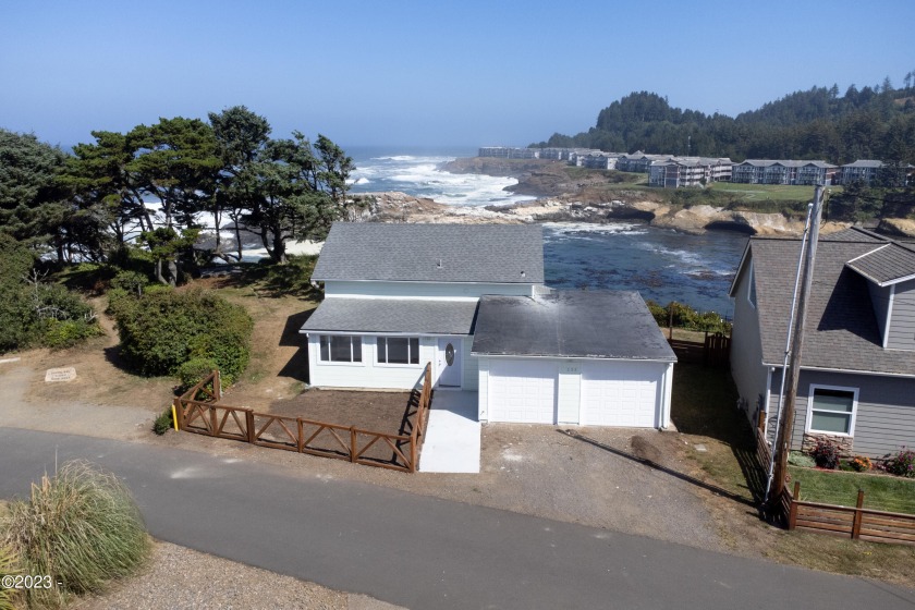 Remodeled vintage home w/new roof, siding, many windows, doors - Beach Home for sale in Depoe Bay, Oregon on Beachhouse.com