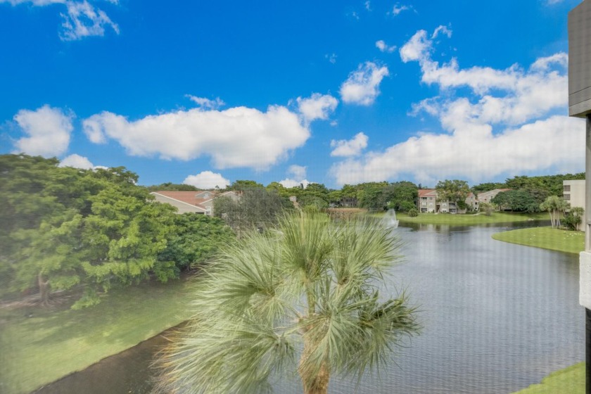 WELCOME TO YOUR SERENE DELRAY BEACH OASIS IN THIS STUNNING 2 - Beach Condo for sale in Delray Beach, Florida on Beachhouse.com