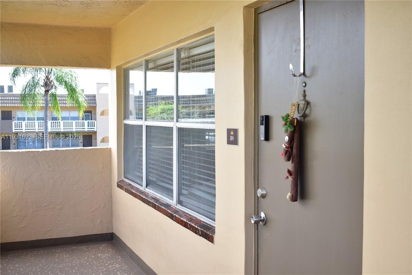 This is a really wonderful condo for someone who loves the sun! - Beach Condo for sale in Sunrise, Florida on Beachhouse.com