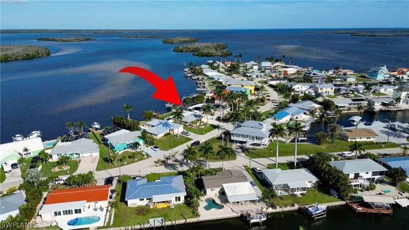 LOOK. AT. THAT. VIEW! WOW! Have you been looking for a property - Beach Home for sale in Matlacha, Florida on Beachhouse.com