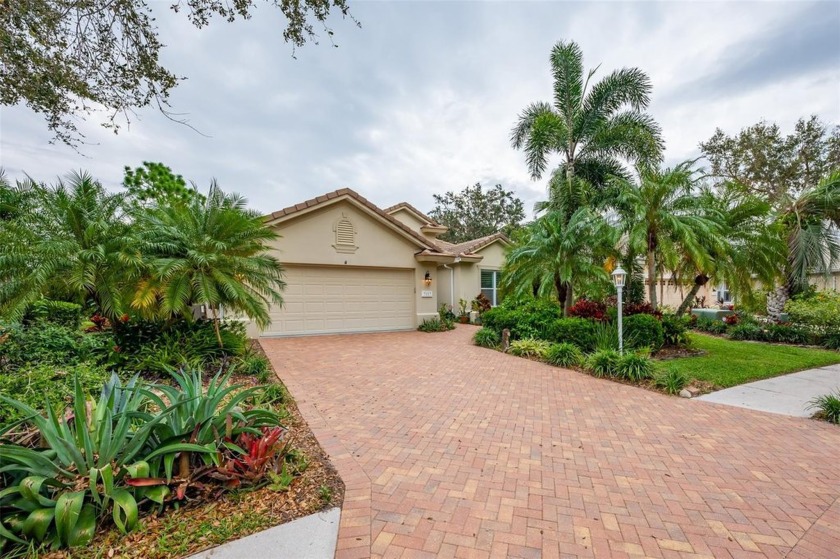 Welcome to your dream home in University Park Country Club. A - Beach Home for sale in University Park, Florida on Beachhouse.com