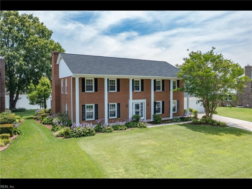 All Brick Colonial on Boatable DEEP WATER with approx 100 ft of - Beach Home for sale in Poquoson, Virginia on Beachhouse.com