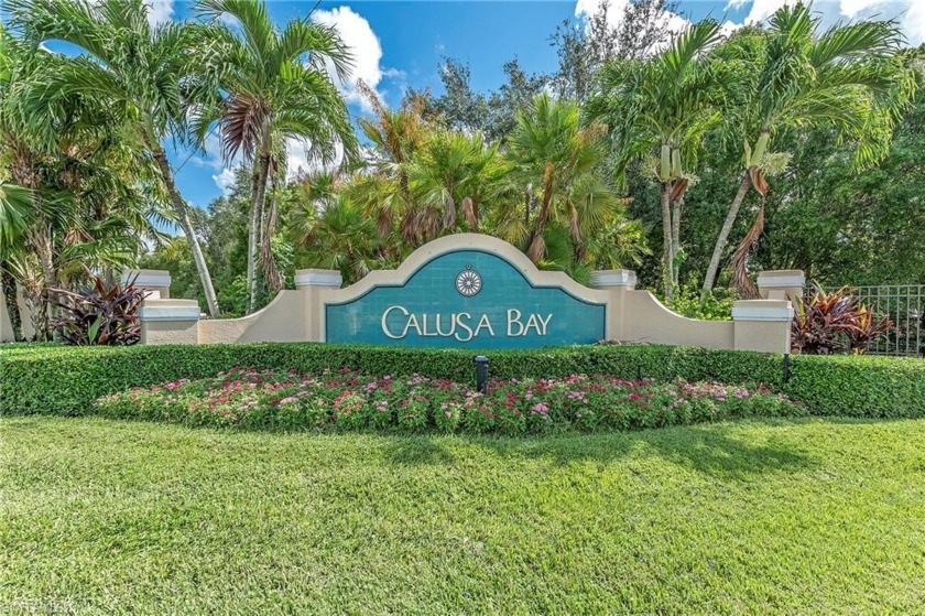 Stunning 3 bedroom, 2 bath lakefront residence with lots of - Beach Condo for sale in Naples, Florida on Beachhouse.com