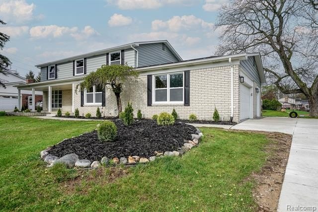 Fresh premium quality total renovation of this 5 bedroom 3 1/2 - Beach Home for sale in Shelby, Michigan on Beachhouse.com
