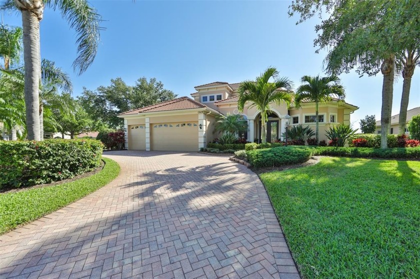 Mediterranean elegance with a crisp modern flair are seamlessly - Beach Home for sale in Lakewood Ranch, Florida on Beachhouse.com