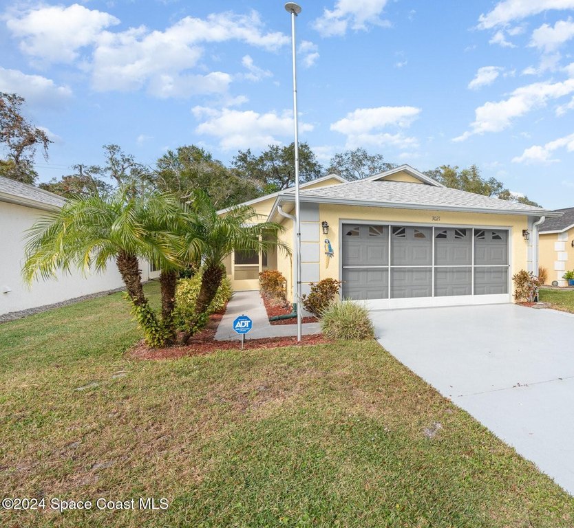 Pristine 2bd/2ba home in The Coventry of Cocoa with its lush - Beach Home for sale in Cocoa, Florida on Beachhouse.com