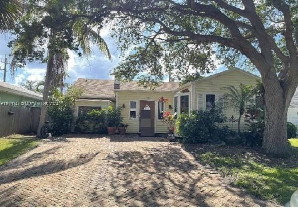 This 1940's Cottage-Style 4/3 Home is truly one of a kind in the - Beach Home for sale in Lake Worth, Florida on Beachhouse.com