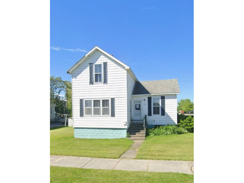 Great fix and flip opportunity! This home is in need of a full - Beach Home for sale in Alpena, Michigan on Beachhouse.com