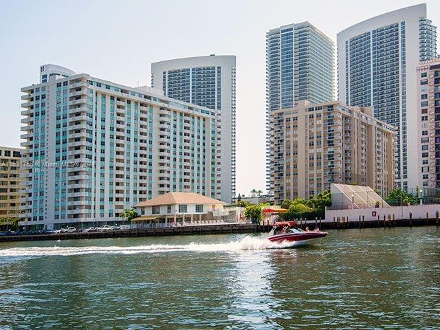 Great location of 2/2 split plan completely renovated 18 floor - Beach Condo for sale in Hallandale Beach, Florida on Beachhouse.com