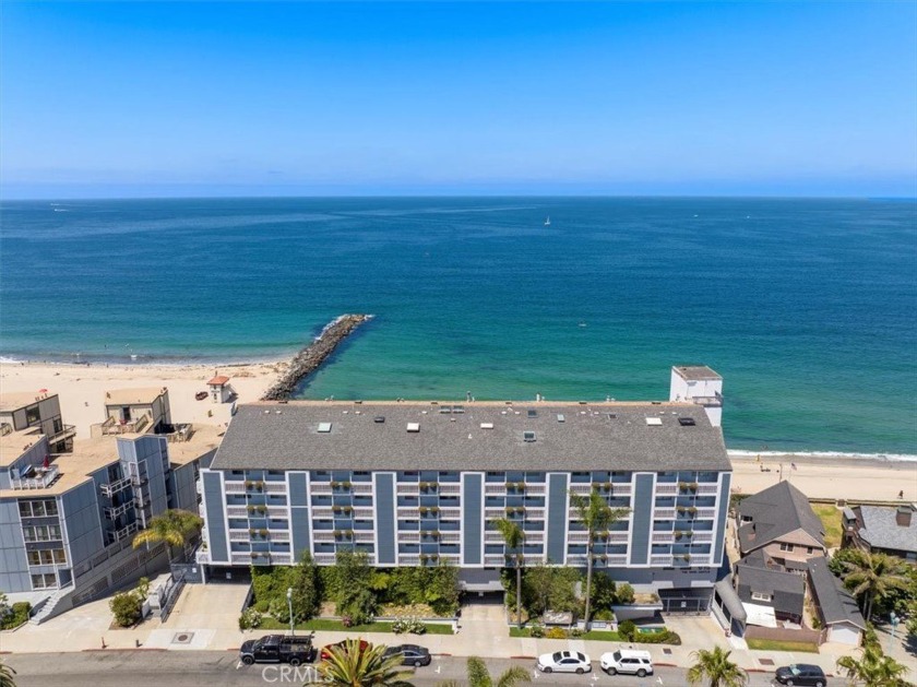 From the moment you walk through the door, it's obvious the - Beach Condo for sale in Redondo Beach, California on Beachhouse.com