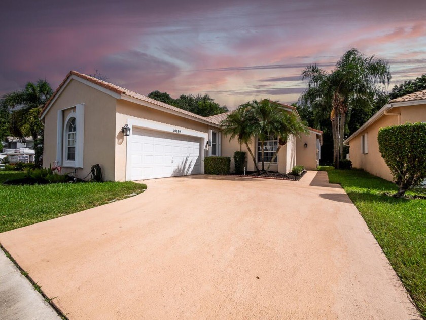 Welcome to this spacious 4 bedroom, 2 bathroom, 2 car garage - Beach Home for sale in Boynton Beach, Florida on Beachhouse.com