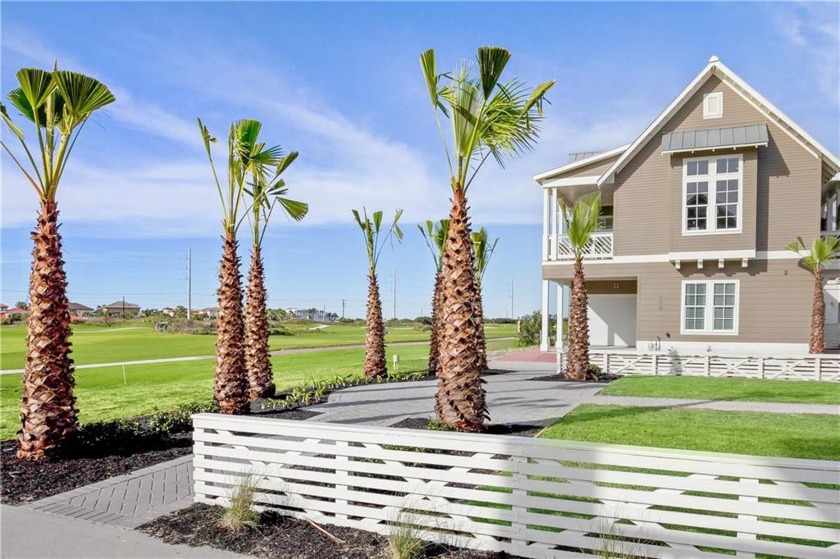 Escape to your own pvt paradise w/this lovely 3BR, 3.5BA - Beach Home for sale in Corpus Christi, Texas on Beachhouse.com